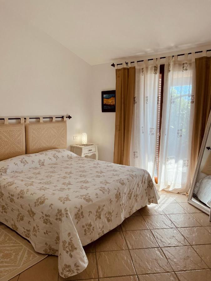 Villa A Golfo Aranci Con Vista Su Tavolara Marinella  Exteriör bild