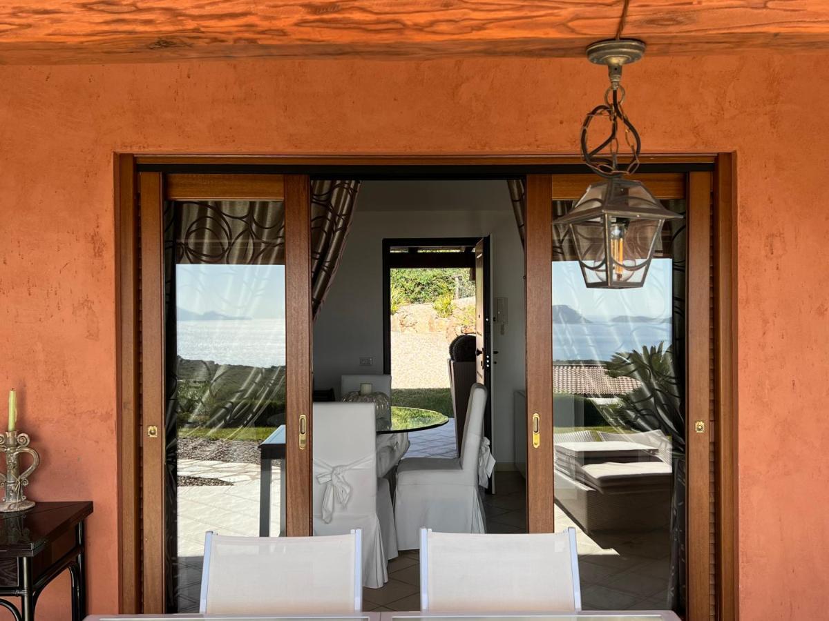 Villa A Golfo Aranci Con Vista Su Tavolara Marinella  Exteriör bild
