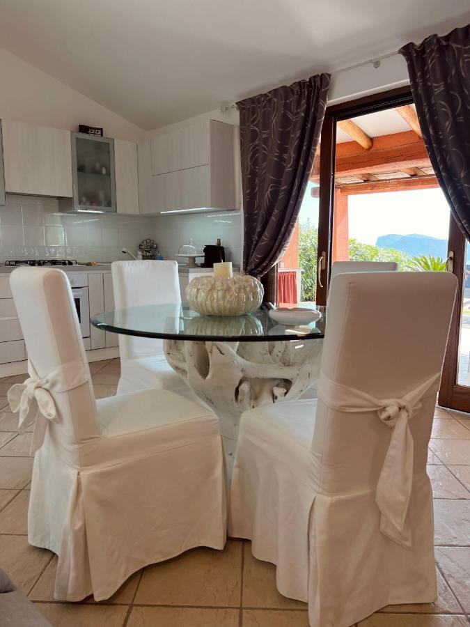 Villa A Golfo Aranci Con Vista Su Tavolara Marinella  Exteriör bild